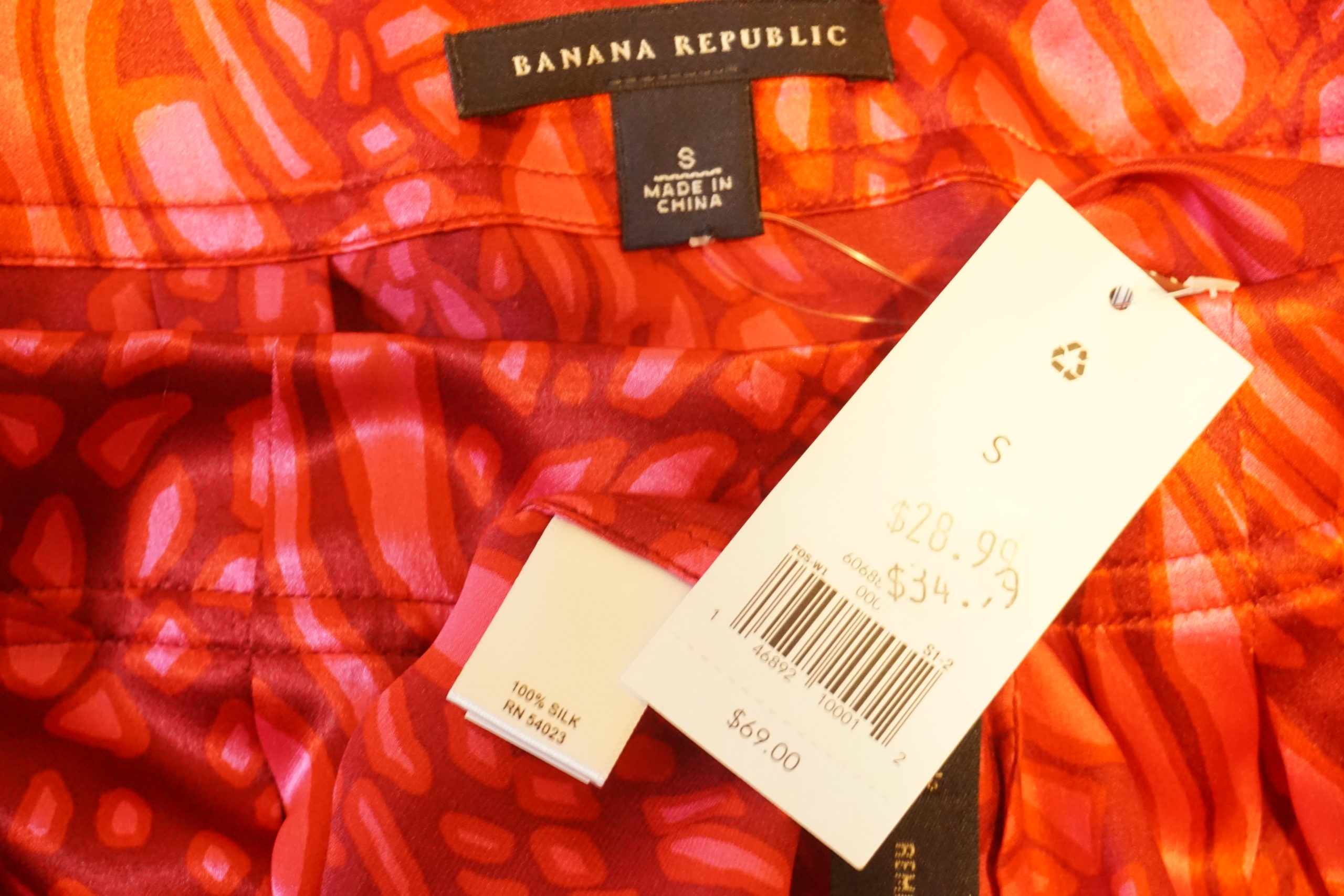 Banana Republic Size Small Silk Top – The Fairy Circle Consignment Clothing